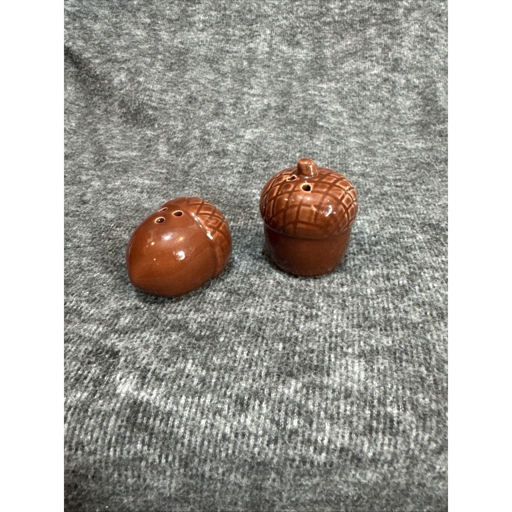 VINTAGE CERAMIC MINI ACORN SALT & PEPPER SHAKERS FALL AUTUMN HARVEST KIRKLAND